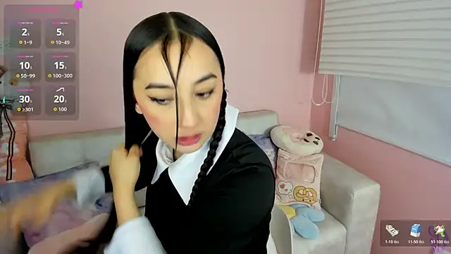 tinysara online show from 02/08/26, 04:15