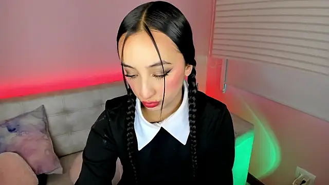 tinysara online show from 07/12/26, 04:08