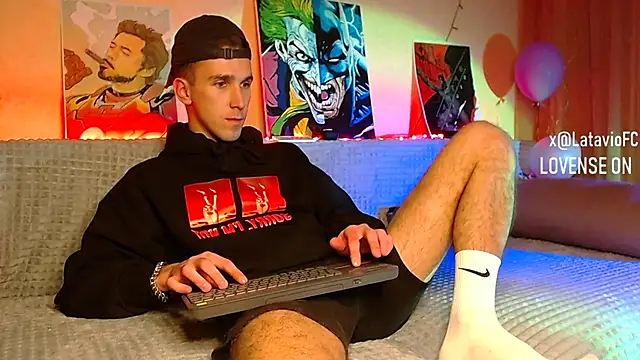 Snapshot of Midnighter_ chatting on 01/14/25, 02:40 Midnighter  online show from 01/14/25, 02:40