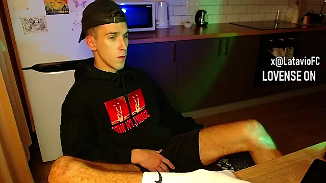 Snapshot of Midnighter_ chatting on 09/22/25, 08:04 Midnighter  online show from 09/22/25, 08:04