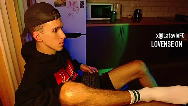 Snapshot of Midnighter_ chatting on 09/28/25, 03:24 Midnighter  online show from 09/28/25, 03:24