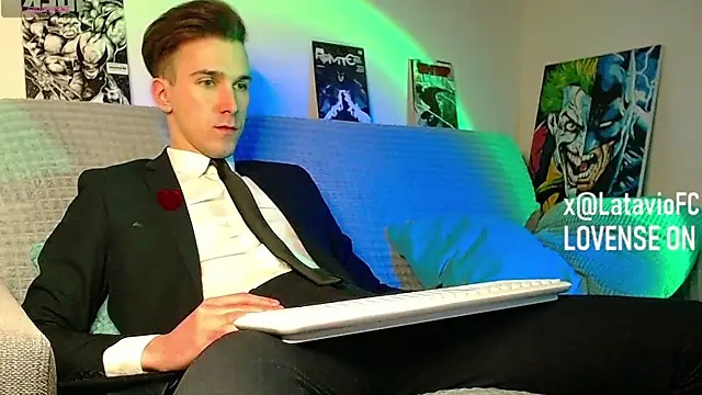 Midnighter  online show from 04/08/26, 05:25