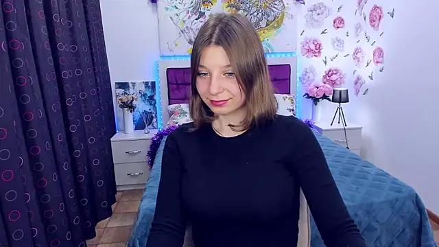 Snapshot of RinaMoore chatting on 01/27/25, 01:52 RinaMoore online show from 01/27/25, 01:52