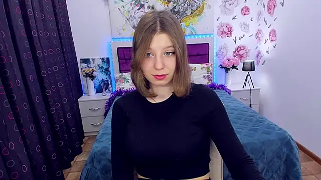 Snapshot of RinaMoore chatting on 01/22/25, 02:14 RinaMoore online show from 01/22/25, 02:14