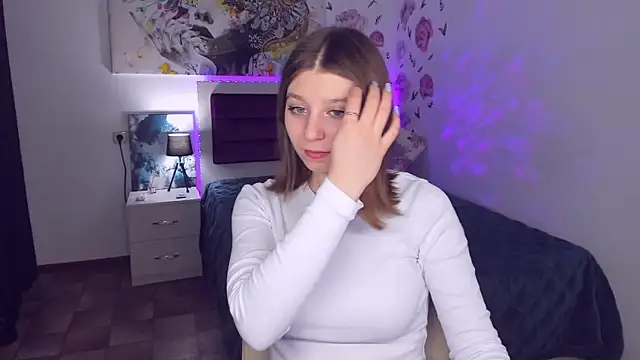 Snapshot of RinaMoore chatting on 03/22/25, 11:21 RinaMoore online show from 03/22/25, 11:21