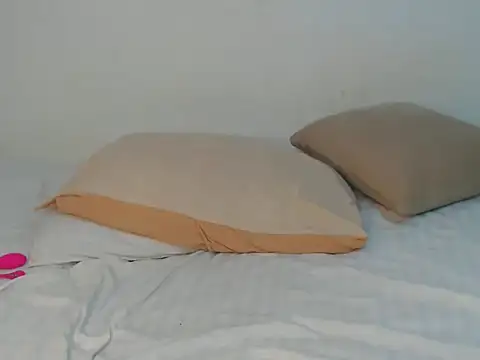wetmypants online show from 05/13/26, 08:43