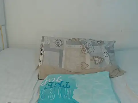 Snapshot of wetmypants chatting on 02/27/26, 10:09 wetmypants online show from 02/27/26, 10:09