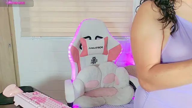 megan doll2 online show from 03/18/26, 08:10