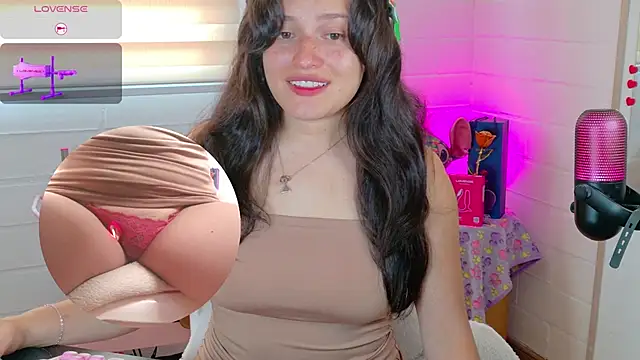 Snapshot of megan_doll2 chatting on 02/20/26, 08:22 megan doll2 online show from 02/20/26, 08:22