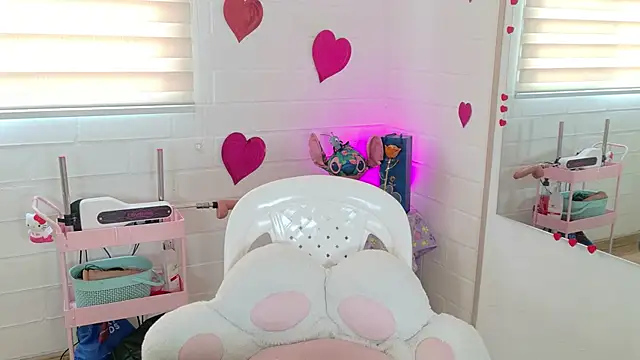 Snapshot of megan_doll2 chatting on 02/08/26, 06:38 megan doll2 online show from 02/08/26, 06:38