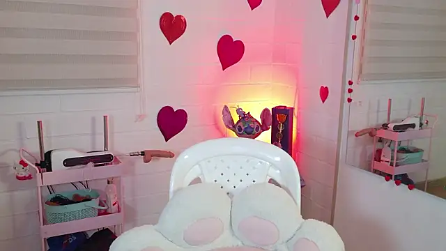 Snapshot of megan_doll2 chatting on 02/08/26, 12:52 megan doll2 online show from 02/08/26, 12:52