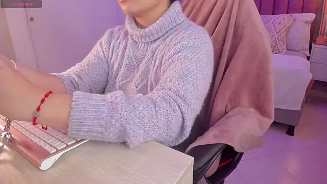 scarlet miller1 online show from 10/10/25, 11:55