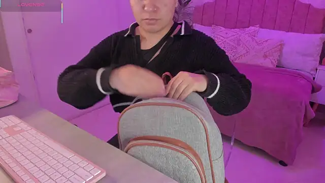 scarlet miller1 online show from 10/28/25, 12:04