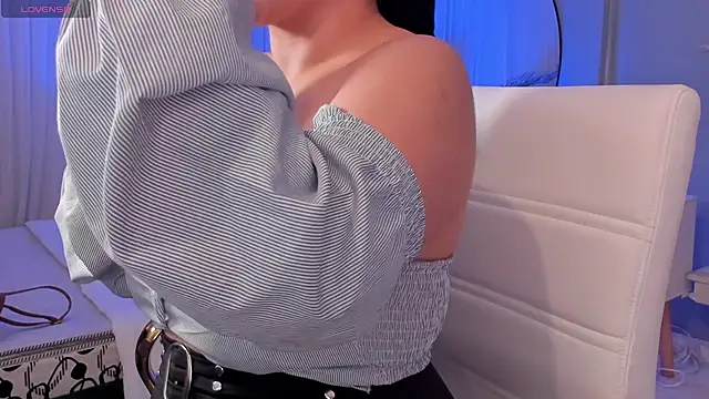 scarlet miller1 online show from 11/03/25, 01:04