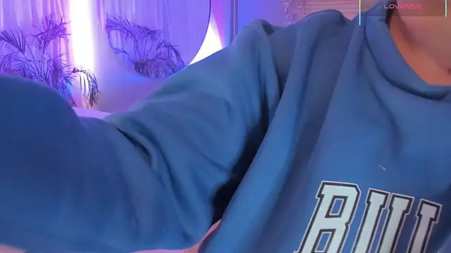 scarlet miller1 online show from 11/18/25, 12:19