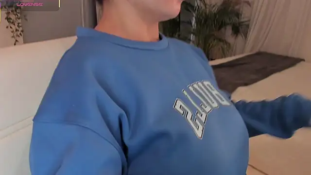 scarlet miller1 online show from 09/30/25, 12:44