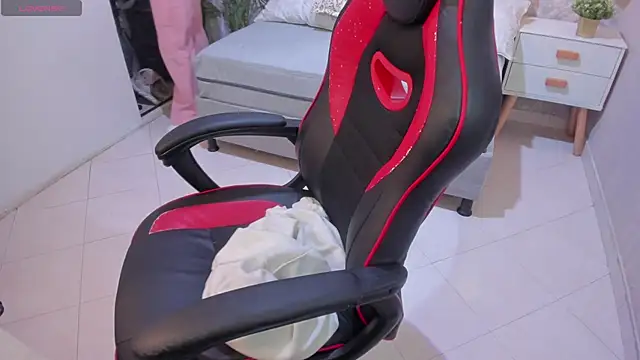 scarlet miller1 online show from 10/18/25, 12:07