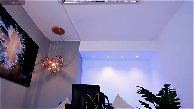 charlottewhitte online show from 04/12/26, 11:57