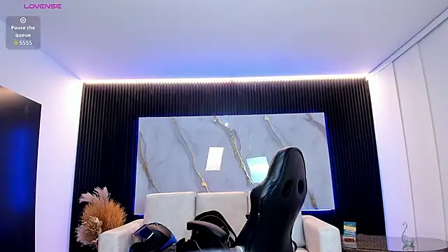 charlottewhitte online show from 02/13/26, 11:10