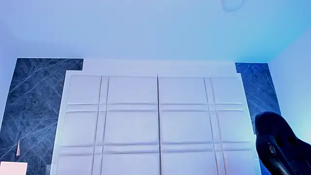 charlottewhitte online show from 07/16/26, 10:56