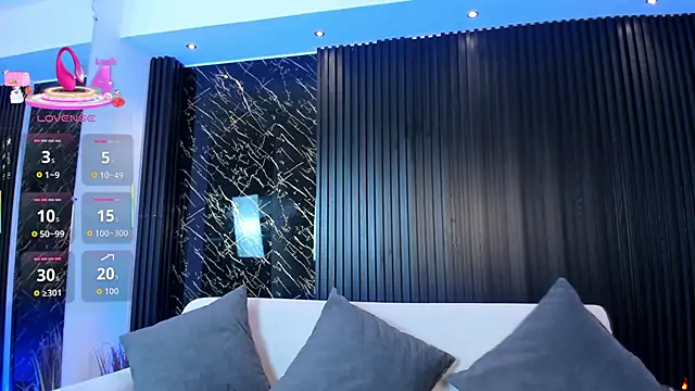 Snapshot of charlottewhitte chatting on 11/10/25, 11:37 charlottewhitte online show from 11/10/25, 11:37