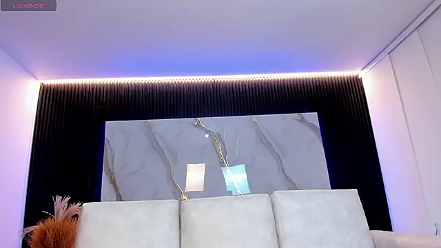 charlottewhitte online show from 02/07/26, 11:29