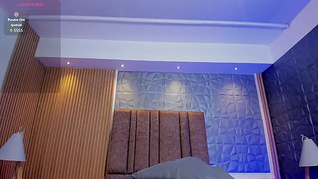 charlottewhitte online show from 03/25/26, 11:53