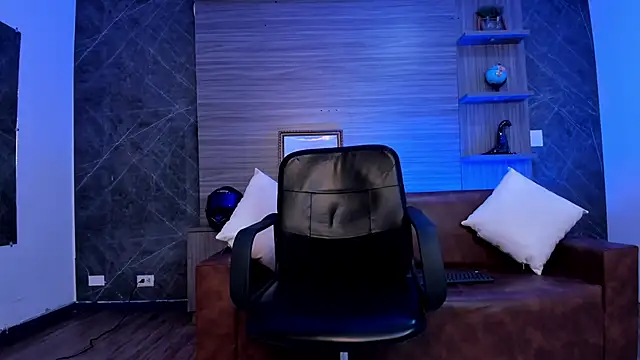 Snapshot of charlottewhitte chatting on 10/03/25, 12:28 charlottewhitte online show from 10/03/25, 12:28