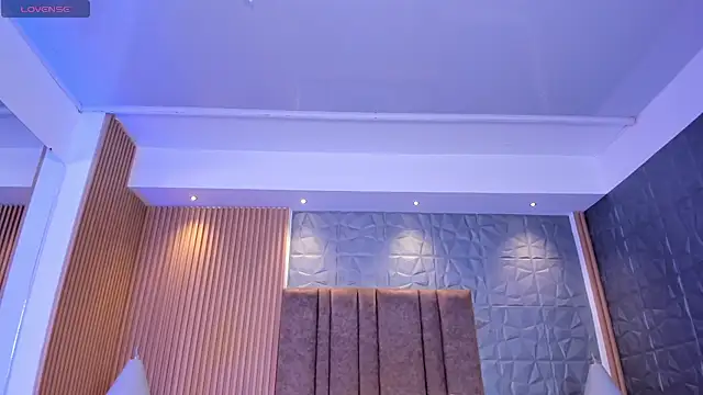 Snapshot of charlottewhitte chatting on 11/07/25, 01:15 charlottewhitte online show from 11/07/25, 01:15