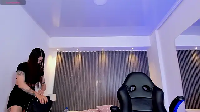 charlottewhitte online show from 06/05/26, 12:33