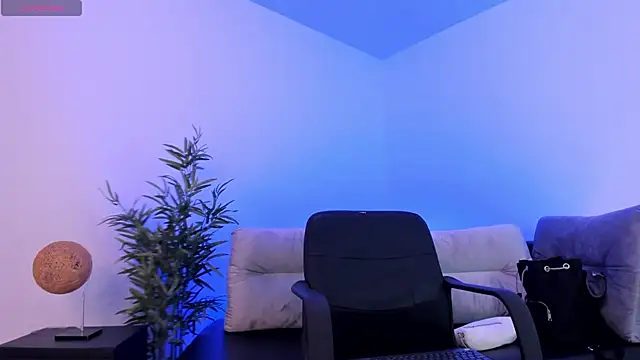 Snapshot of charlottewhitte chatting on 03/15/25, 11:19 charlottewhitte online show from 03/15/25, 11:19