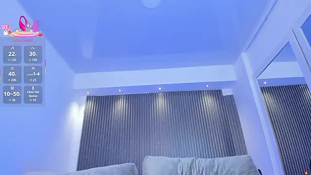 Snapshot of charlottewhitte chatting on 09/25/25, 11:49 charlottewhitte online show from 09/25/25, 11:49