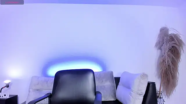 Snapshot of charlottewhitte chatting on 10/11/25, 12:39 charlottewhitte online show from 10/11/25, 12:39