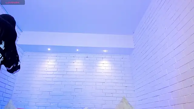 Snapshot of charlottewhitte chatting on 12/04/25, 12:04 charlottewhitte online show from 12/04/25, 12:04