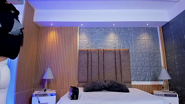 charlottewhitte online show from 02/11/26, 11:10