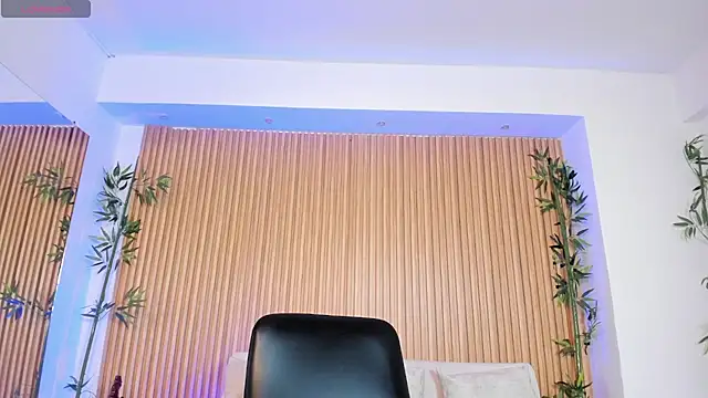 Snapshot of charlottewhitte chatting on 10/14/25, 11:33 charlottewhitte online show from 10/14/25, 11:33