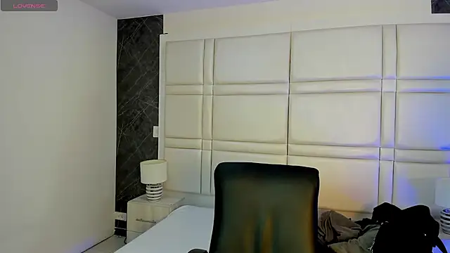 charlottewhitte online show from 02/28/26, 07:02