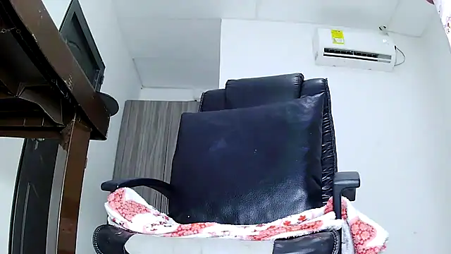 Violetacam 05 online show from 11/30/25, 10:38