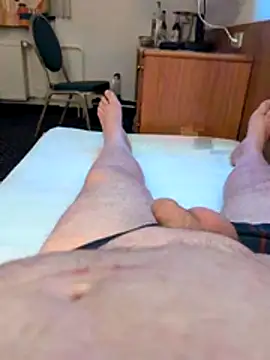 Mariomario0565 online show from 10/27/25, 07:37