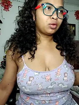 Snapshot of chalohott chatting on 12/16/25, 11:36 chalohott online show from 12/16/25, 11:36