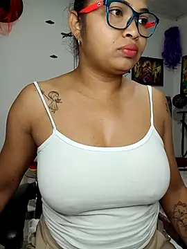 Snapshot of chalohott chatting on 11/29/25, 08:47 chalohott online show from 11/29/25, 08:47