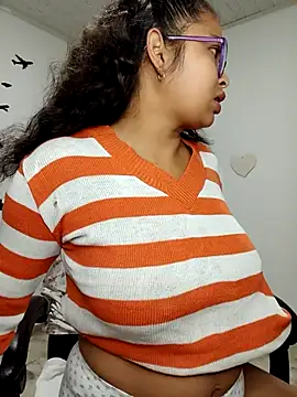 Snapshot of chalohott chatting on 09/21/25, 10:31 chalohott online show from 09/21/25, 10:31