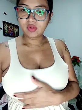 Snapshot of chalohott chatting on 06/20/26, 10:42 chalohott online show from 06/20/26, 10:42
