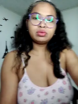 Snapshot of chalohott chatting on 09/30/25, 09:37 chalohott online show from 09/30/25, 09:37