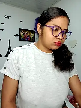 Snapshot of chalohott chatting on 11/22/25, 09:41 chalohott online show from 11/22/25, 09:41