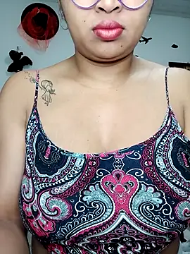 Snapshot of chalohott chatting on 11/24/25, 09:53 chalohott online show from 11/24/25, 09:53