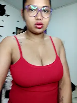 Snapshot of chalohott chatting on 10/14/25, 08:59 chalohott online show from 10/14/25, 08:59