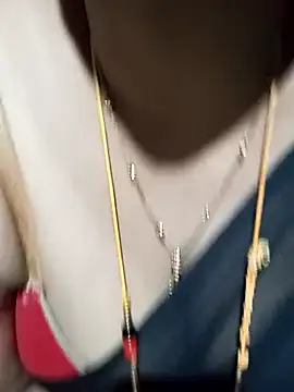 tuttifrutti17 online show from 10/27/25, 06:09