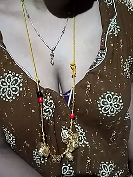 tuttifrutti17 online show from 11/18/25, 05:05