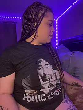 QueenNuttCollector online show from 12/21/24, 01:58